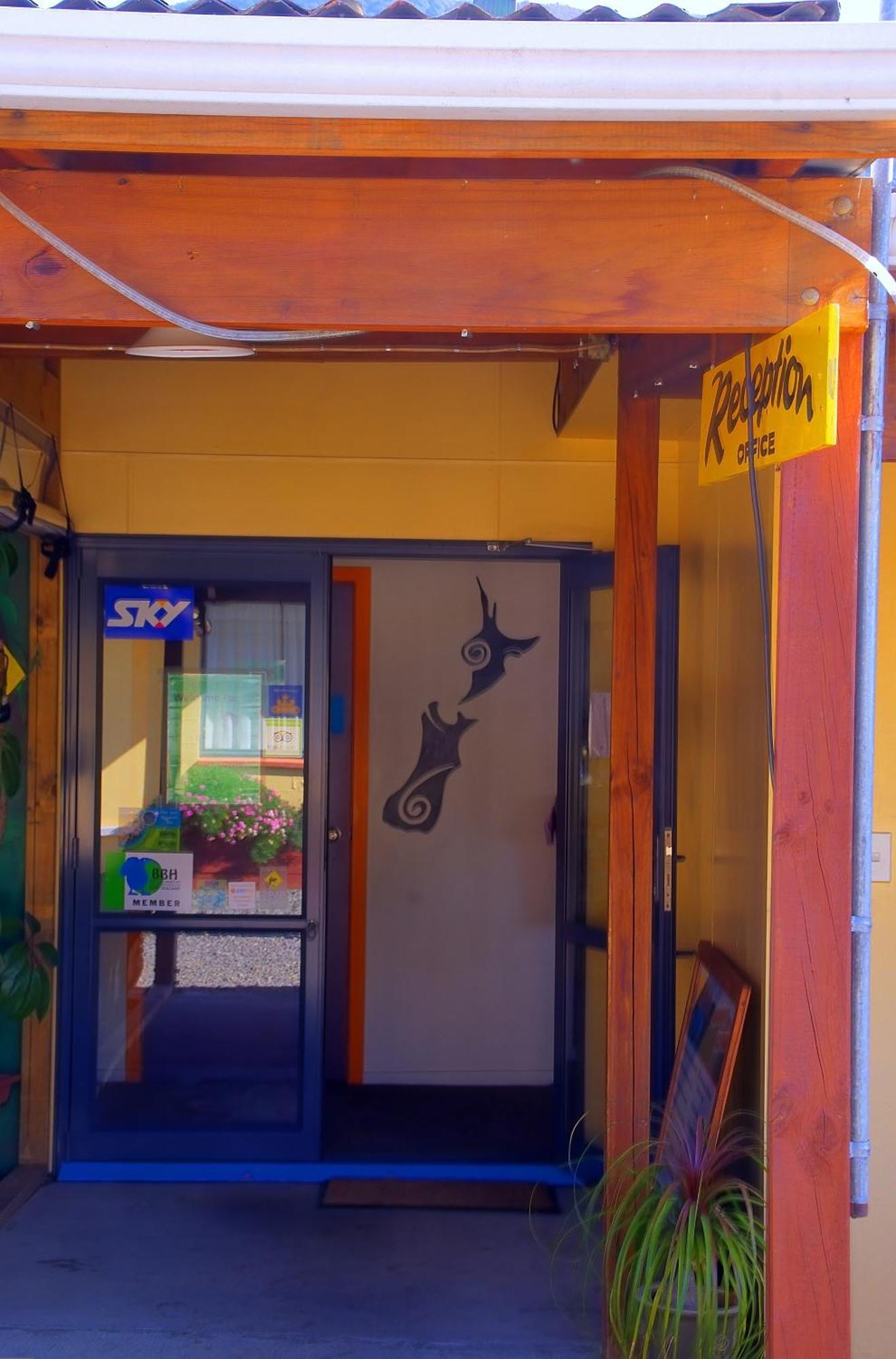 Sequoia Lodge Backpackers Picton Extérieur photo